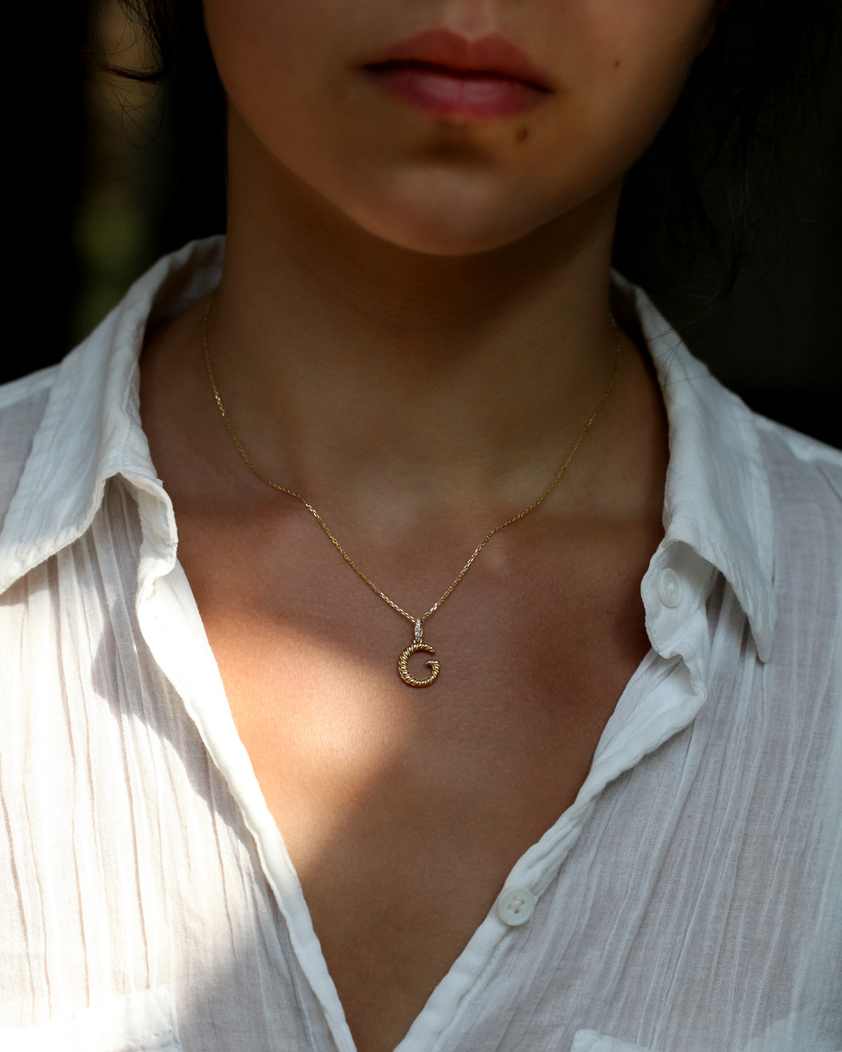 Rope Letter G Pendant with Diamond Bale in 14K Gold