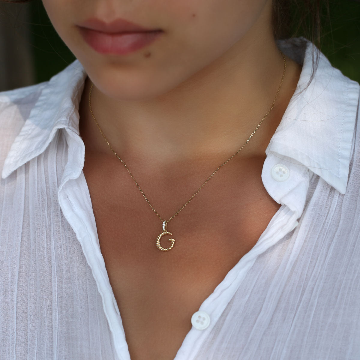 Rope Letter G Pendant with Diamond Bale in 14K Gold